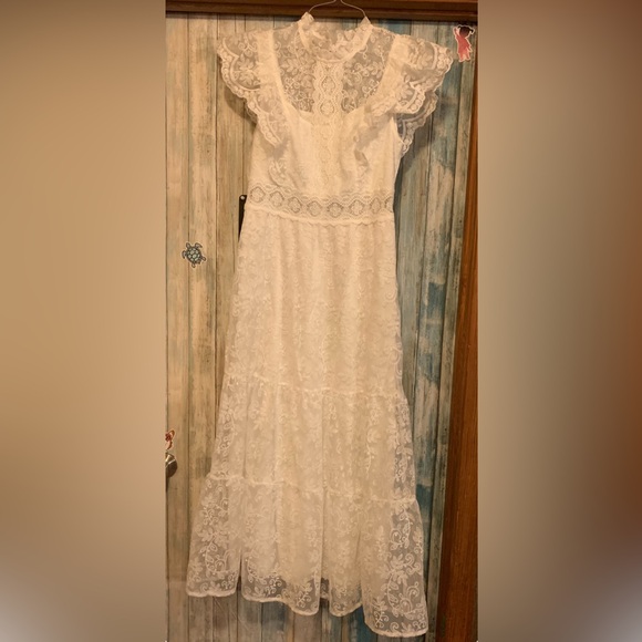 Women’s lace dress size medium - Picture 2 of 3